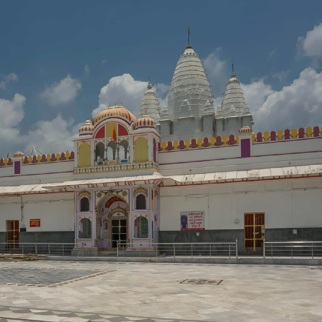 புஷ்கருடன் தங்க முக்கோணம்
